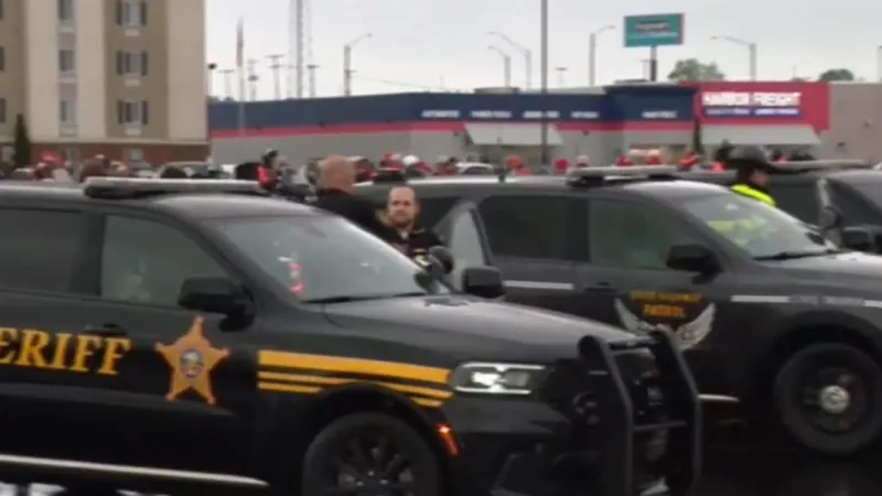 Run for the Wall riders, Vietnam veterans welcomed at Ohio Valley Mall stop in Ohio