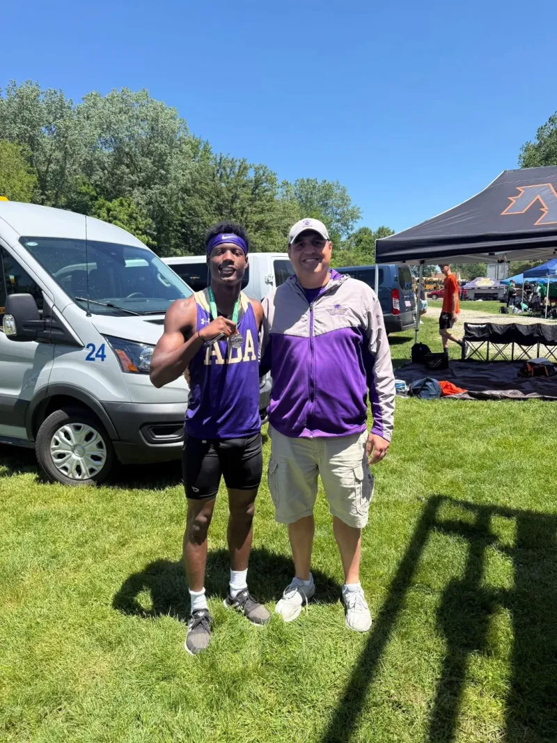 Kayleb Hickman Heads to State in 400-Meter