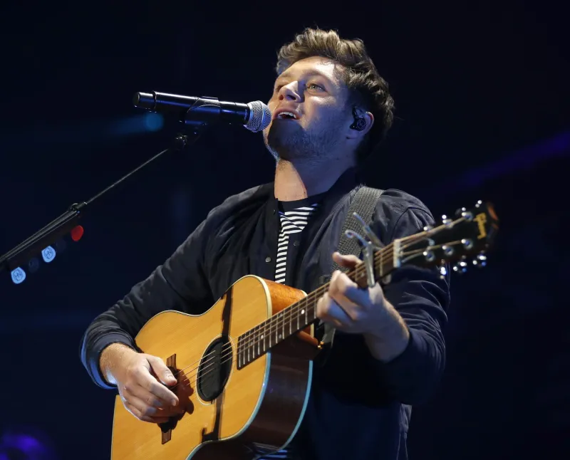 Album Review: Niall Horan releases "Dinner Party," kicking off the summer music season