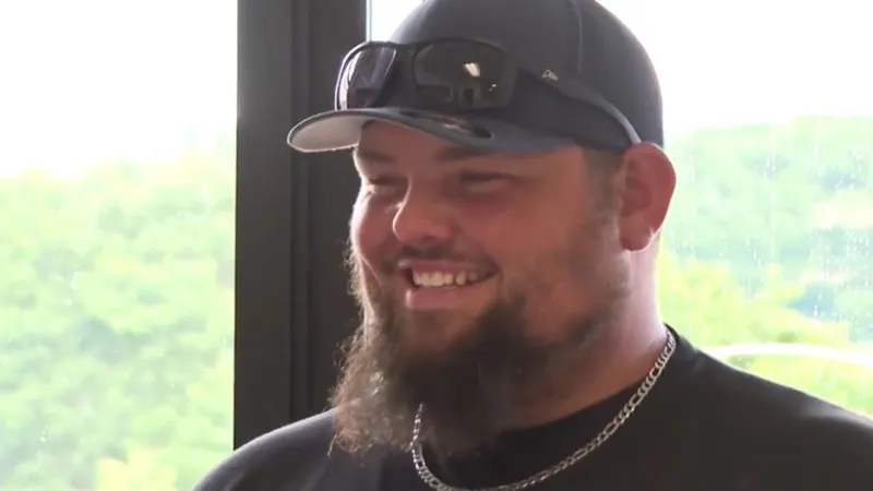 Hannah's Heroes: Houston Sexton, known for washing away costs, building community