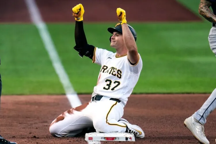 Ashcraft, Rodriguez, O'Hearn help Pirates rout AL West-leading Mariners 11-1