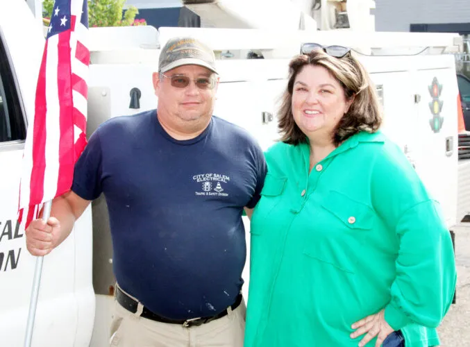 Salem receives donation of American flags for nation's 250th celebration
