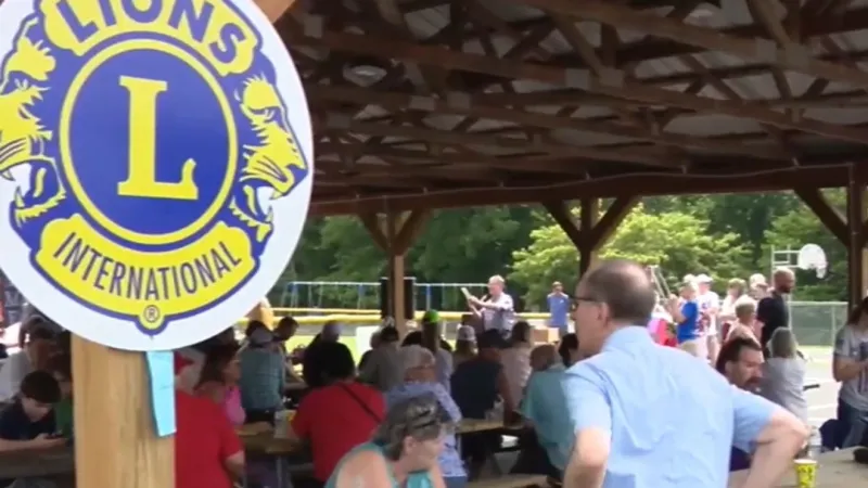Richmond Lions Club, historical society open 50-year-old time capsule at picnic