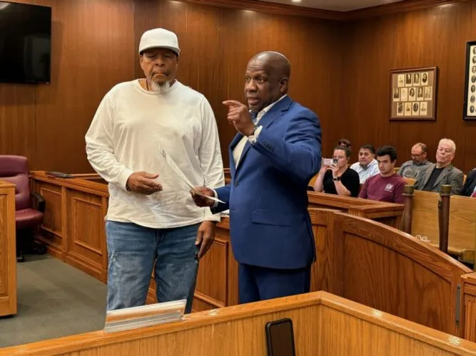 Council honors Steubenville's trailblazers in resolution