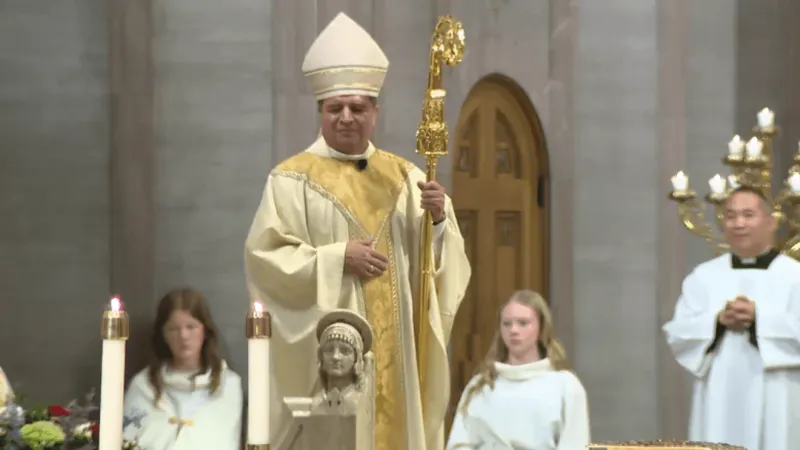 Menjivar-Ayala installed as 10th bishop of Wheeling-Charleston