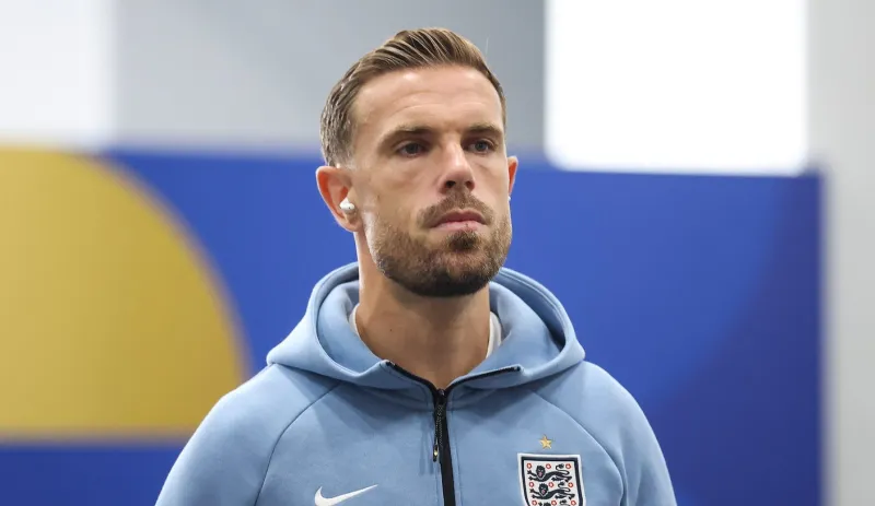 England's Jordan Henderson Apparently Injured After Celebrating Win Over Mexico