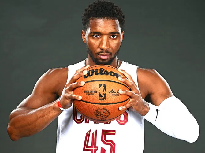 Mitchell in Cleveland to stay