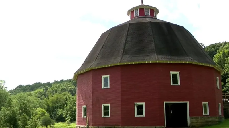 Your Town: Rare 16-sided barn built in 1921 stands in Freeport