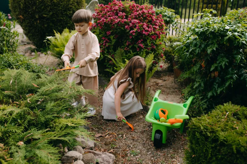Family-Friendly Outdoor Hobbies That Get Kids Away From Screens