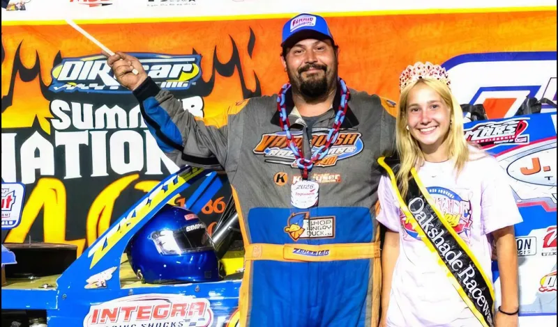 Zeke McKenzie Gets Third Career Summit Modifieds Win At Oakshade