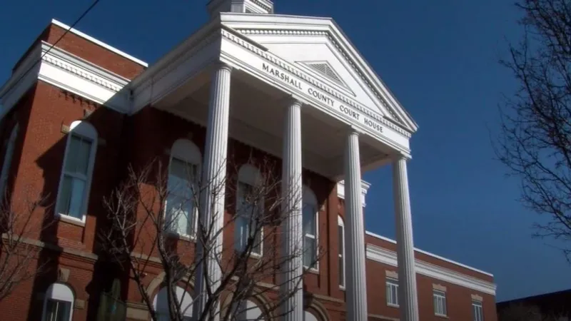 Two former Marshall County Schools employees indicted on child neglect, battery charges