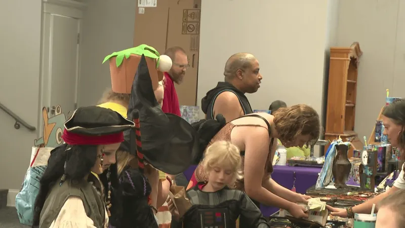 Mini-Con and Wheeling Wizarding Fest offers two floors of comics, cosplay and vendors