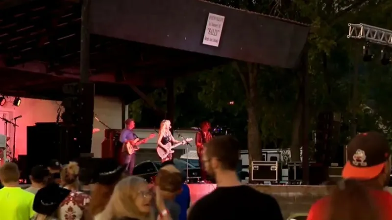 Deana Carter, Left on Read cap off Marshall County Fair with Saturday night show