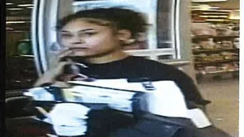 Police asking for help ID'ing suspects involved in merchandise theft