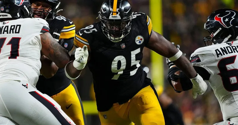 Steelers invest in defensive tackle Keeanu Benton, signing him to 5-year deal