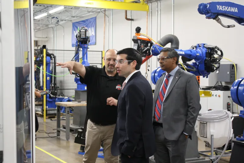 Labor secretary tours Ohio State's advanced manufacturing center