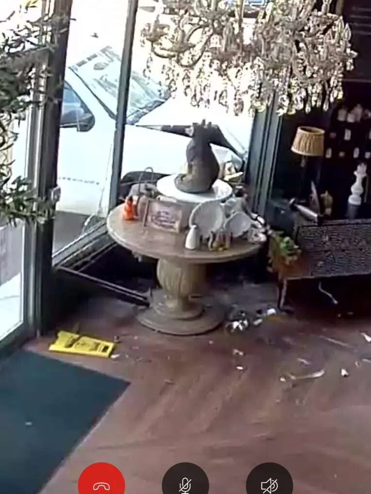 Car crashes into front of Central Ohio home decor store