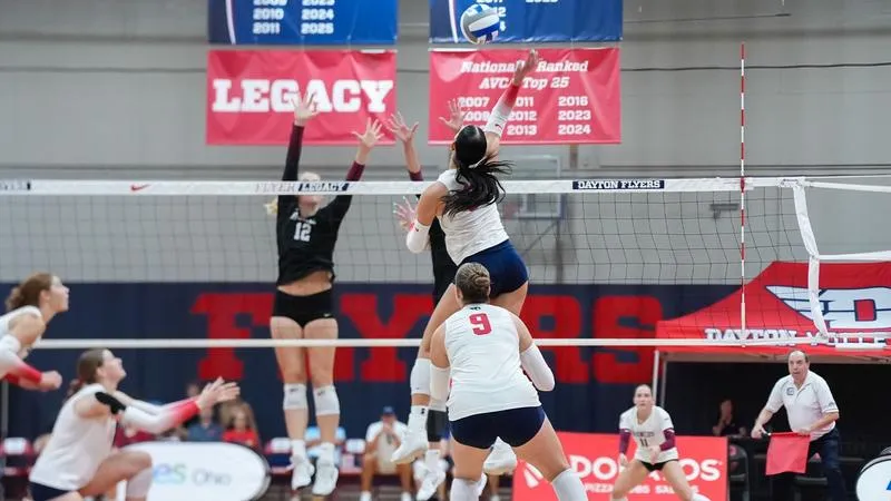 Volleyball Defeats Santa Clara And Eastern Illinois For 3-0 Weekend