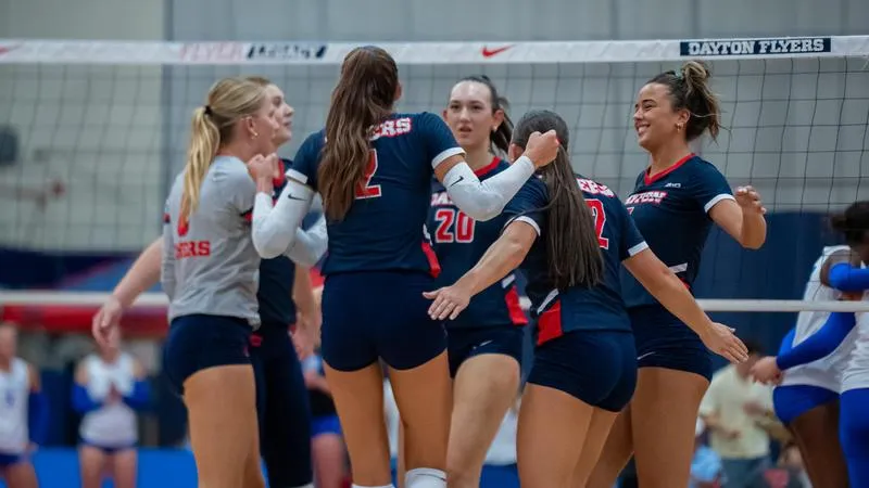 Volleyball Falls To No. 6 Louisville In Straight Sets