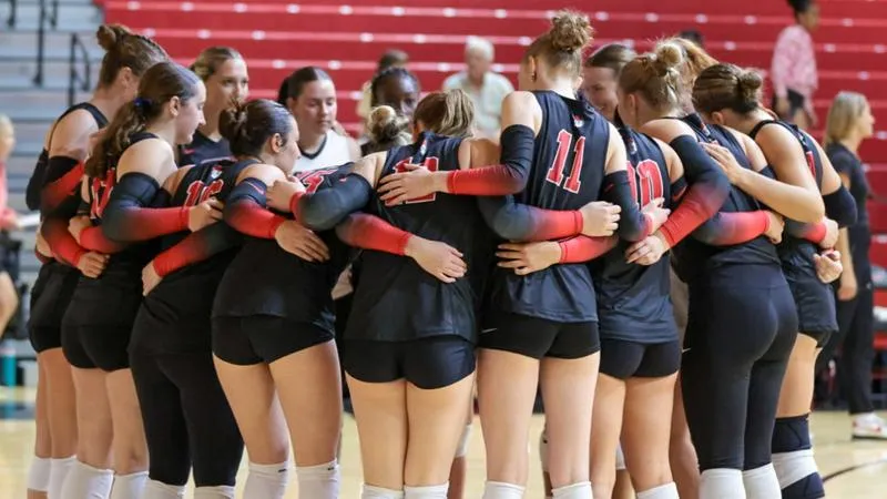 Volleyball Drops Season-Opener to Heidelberg