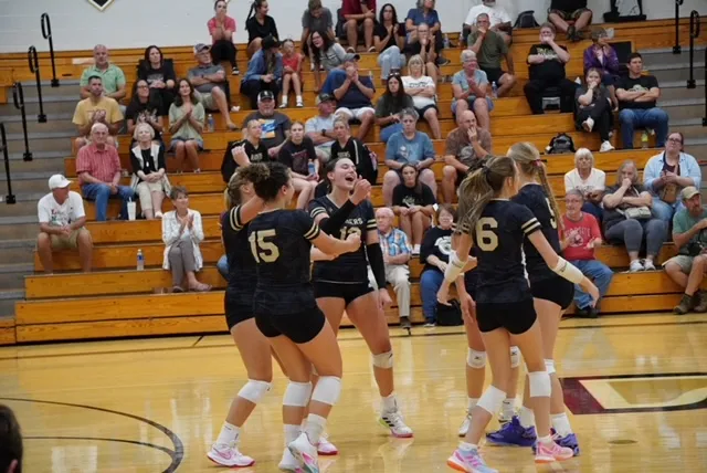 Benjamin Logan Opens CBC Mad River Division Play with Straight-Set Victory