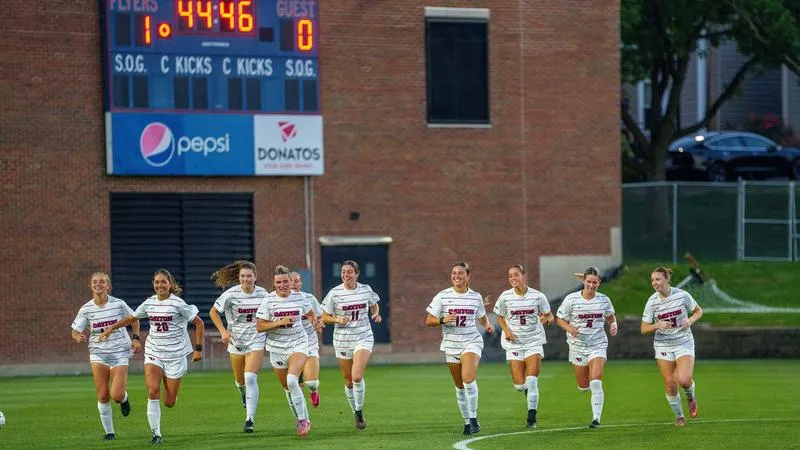 Women's Soccer Outduels Wright State In 2-1 Win
