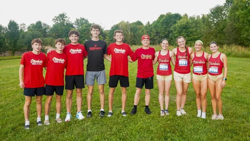 Cross country opens season, celebrates seniors with home meet