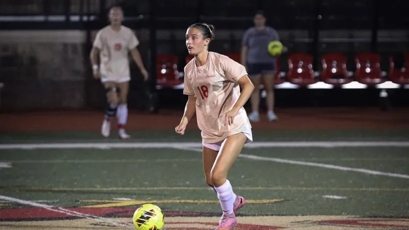 Women's soccer battles in tough road loss