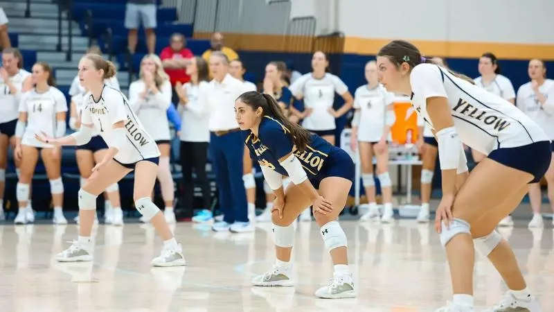 Lady Jackets Split Friday Matches in Michigan