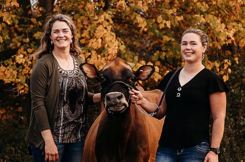 Pennsylvania sisters receive national Young Jersey Breeder Award