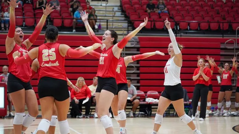 (RV) Volleyball sweeps in Saturday action