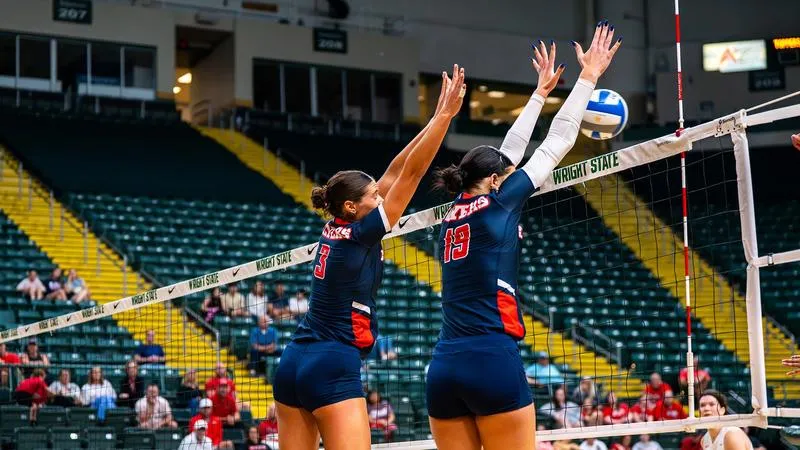 Volleyball Takes Down RV Western Kentucky In Five Sets