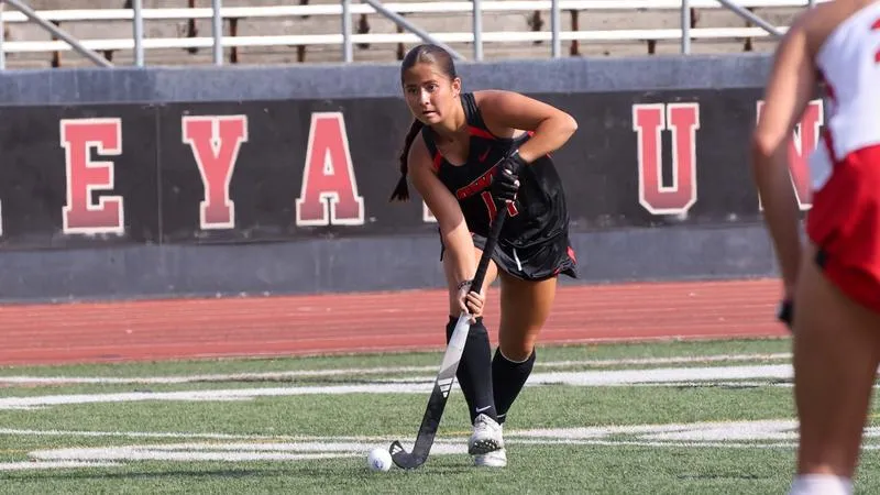 Field Hockey Suffers Loss to Rochester