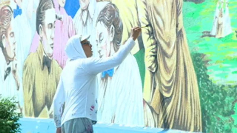 Seminary mural restoration begins on Market Street as Steubenville's mural push advances