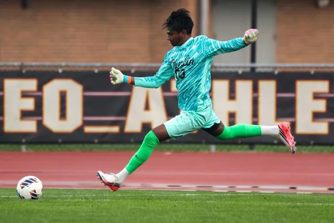 Oberlin Battles Case Western Reserve at Home