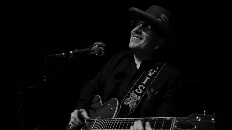 Elvis Costello Will Take Fresh Look at His Past Music During Warren Concert