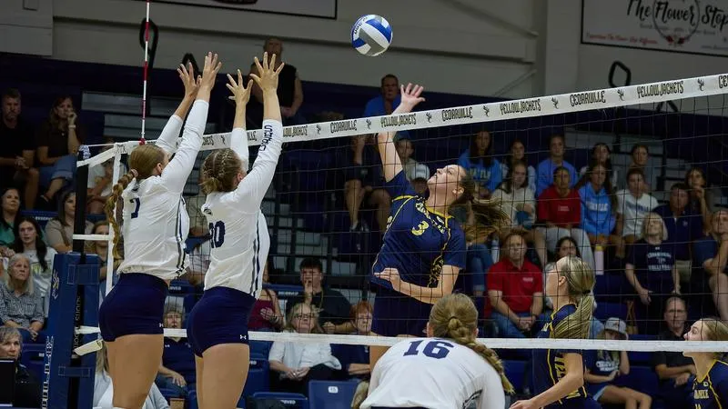 Lady Jackets take down Chargers in G-MAC opener