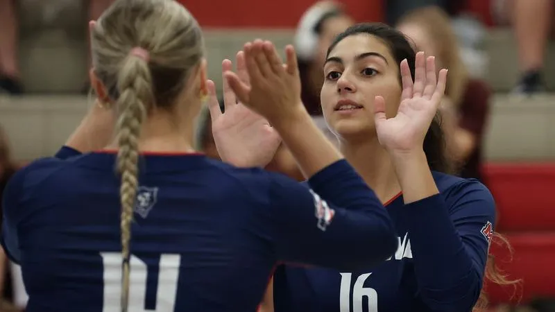 Volleyball Takes Down Ursuline for First G-MAC Win