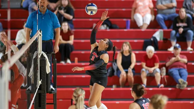 Volleyball Splits against Albion and Hope