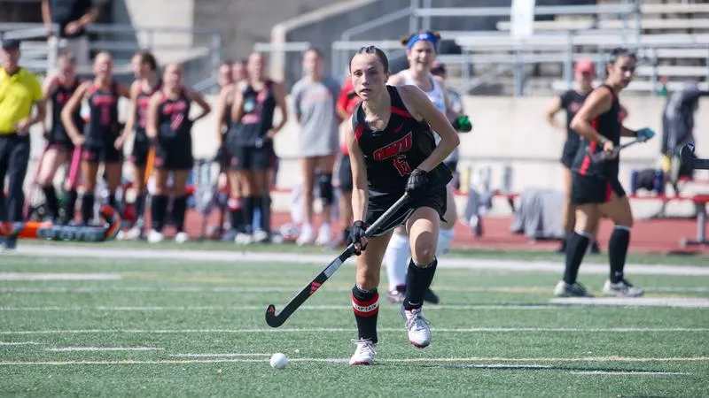 Ammon Sets Career Assists Record, Reynolds Nets First Career Hat Trick in 6-3 Win over St. Lawrence