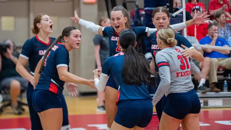 #UDVB Makes Comeback For Five-Set Win Over Florida Atlantic