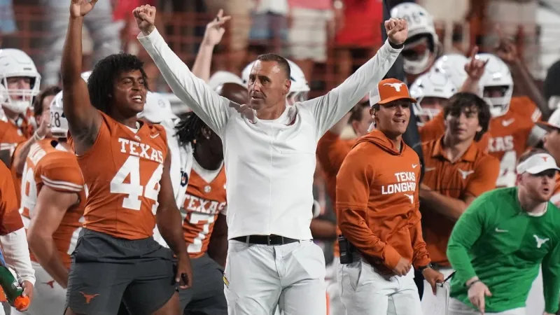 Texas moves to top of AP, coaches' polls following wild win over Ohio State
