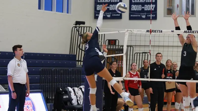 Volleyball outlasts Wittenberg in a five-set home thriller