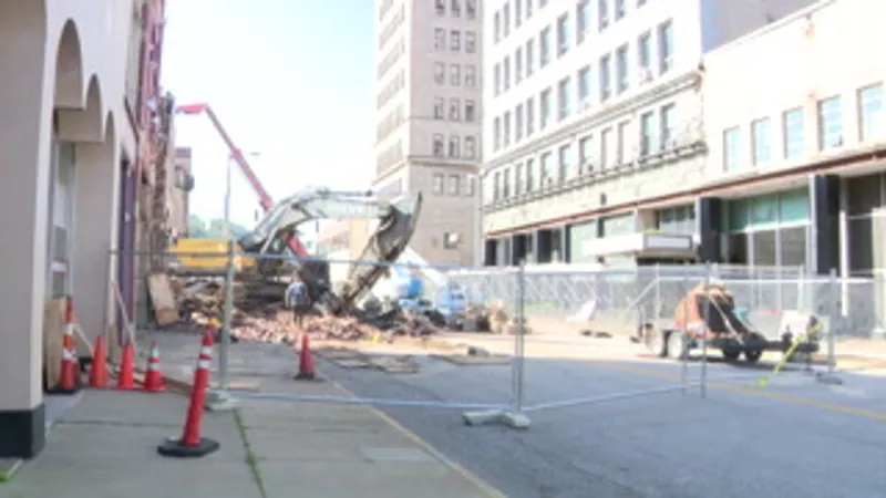 Repairs underway in downtown Steubenville after demolition accident damages lights