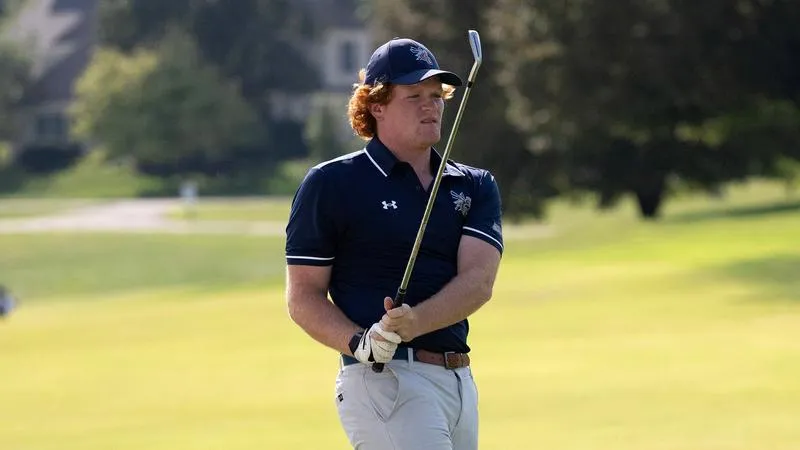 Hibbard opens season by rolling to four-shot victory