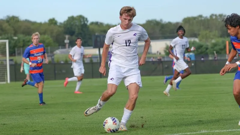 Men's Soccer: Owls blank Pioneers 3-0