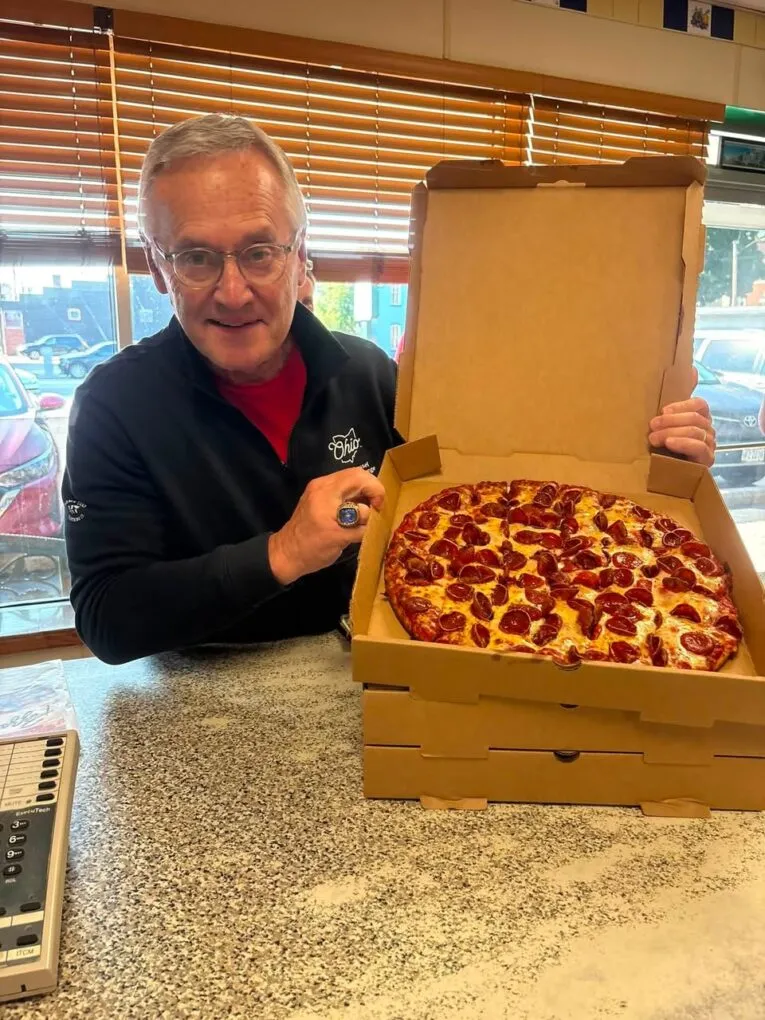 See where Lt. Gov. and OSU legend Jim Tressel stops for pizza