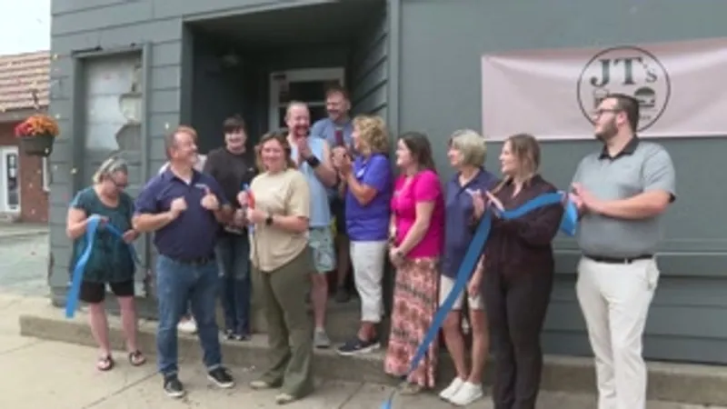 Follansbee welcomes Brews and Bites with ribbon-cutting for new family-friendly eatery