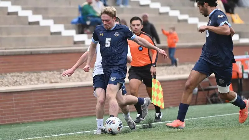 Saints stun Cedarville with late strike