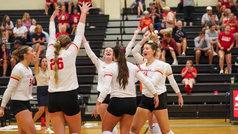(RV) Volleyball knocks off No. 15 Calvin, Cortland on Saturday
